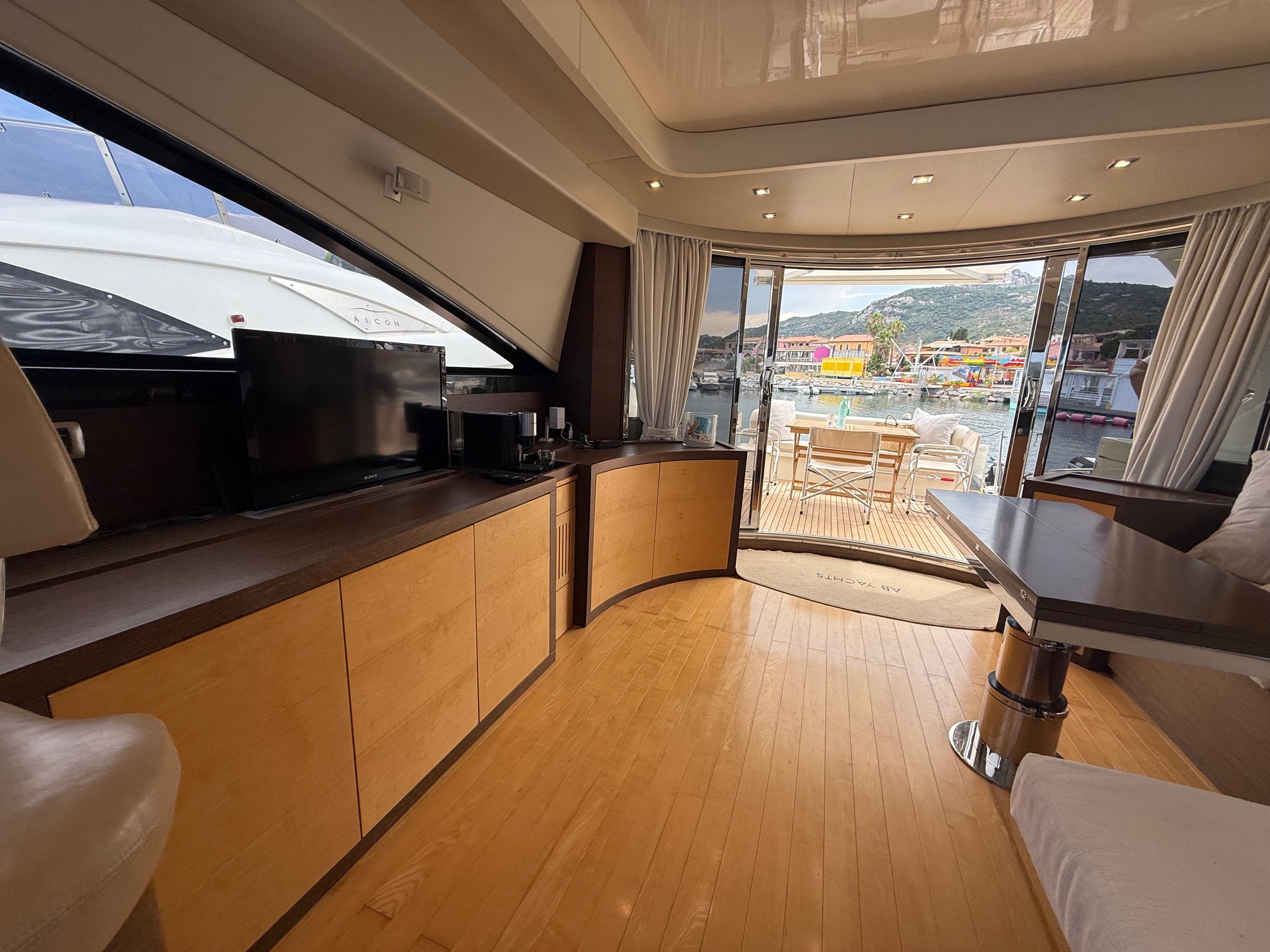 AB YACHTS – 68 HT