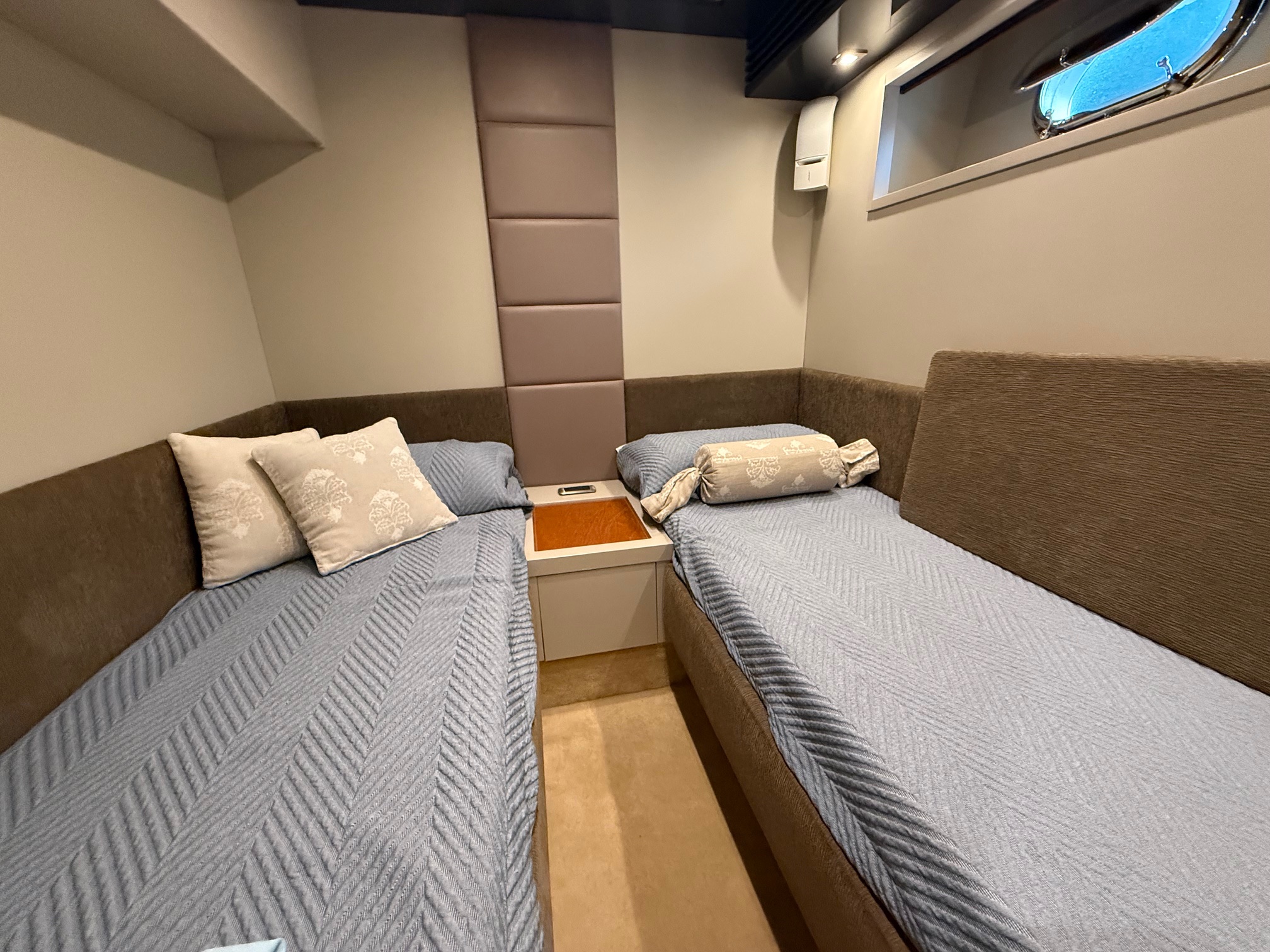 AB YACHTS – 68 HT