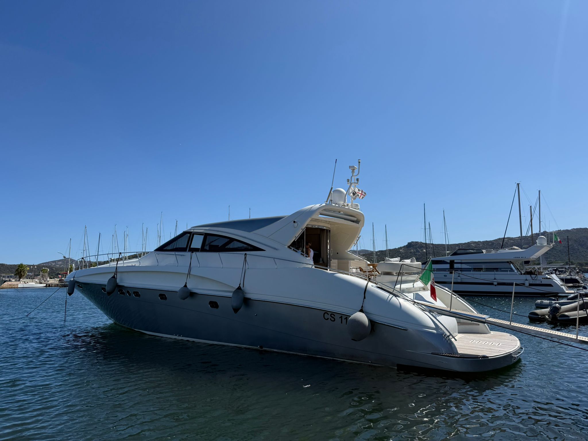 AB YACHTS – 68 HT