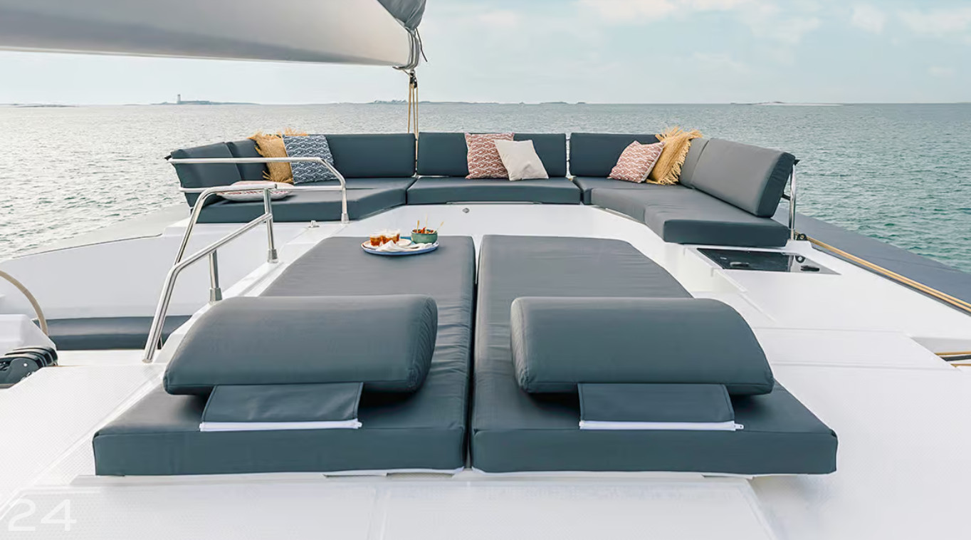 FOUNTAINE PAJOT AURA 51