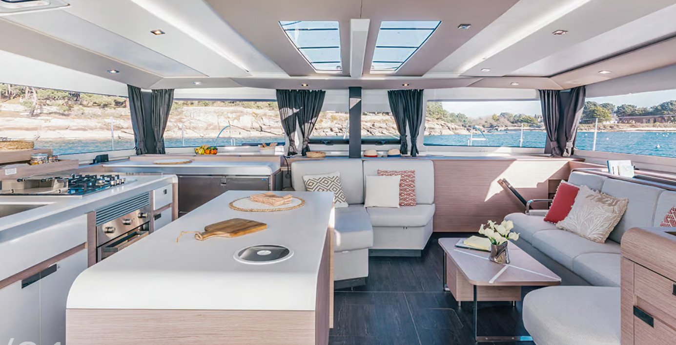 FOUNTAINE PAJOT AURA 51