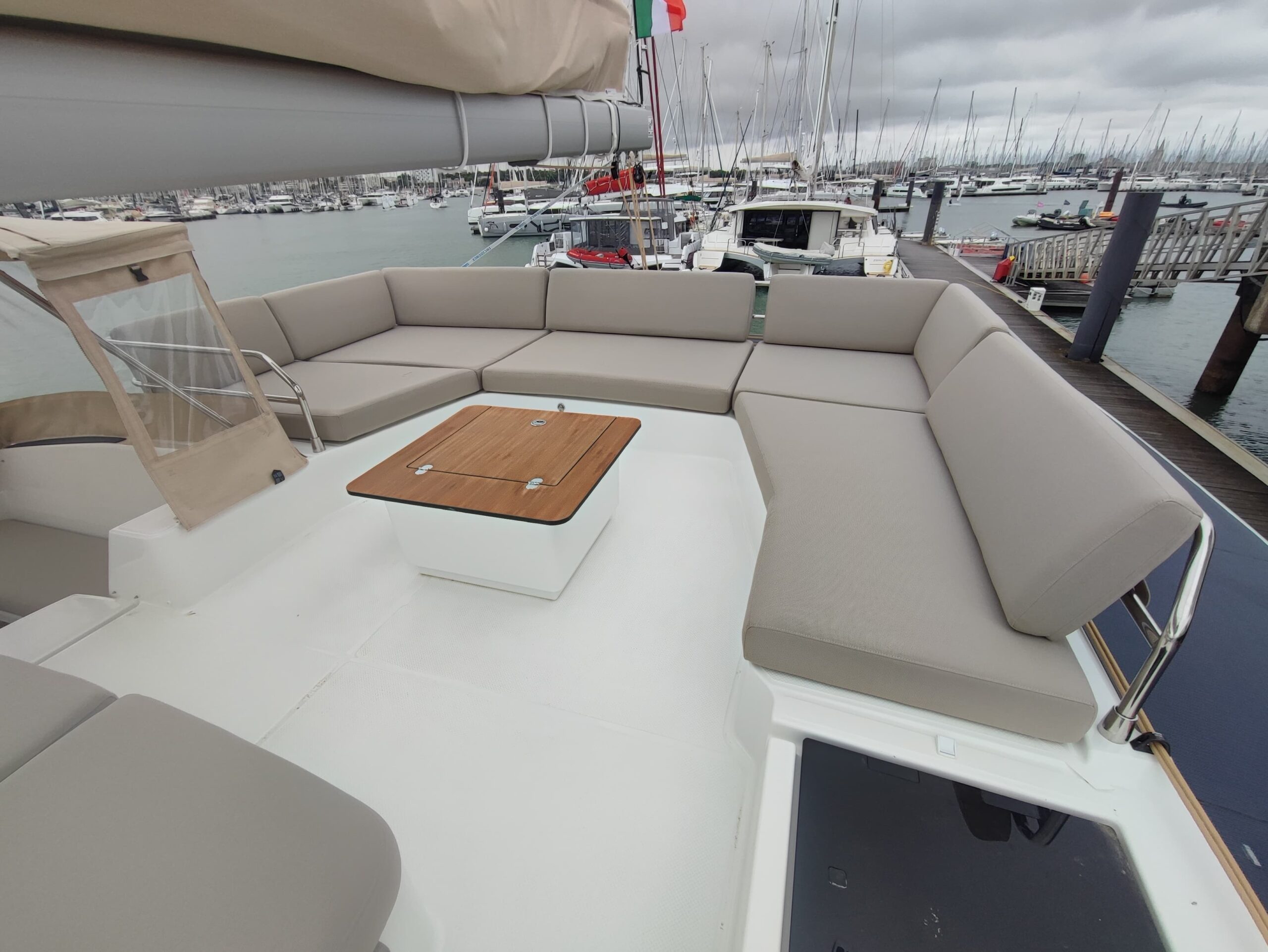 FOUNTAINE PAJOT AURA 51