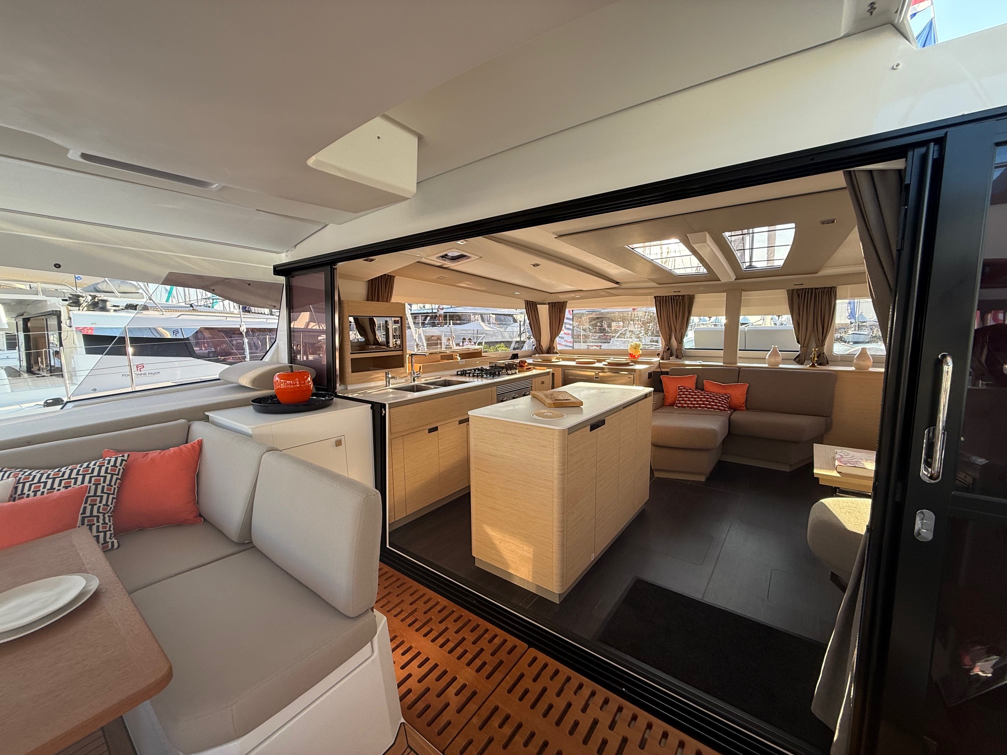 FOUNTAINE PAJOT AURA 51