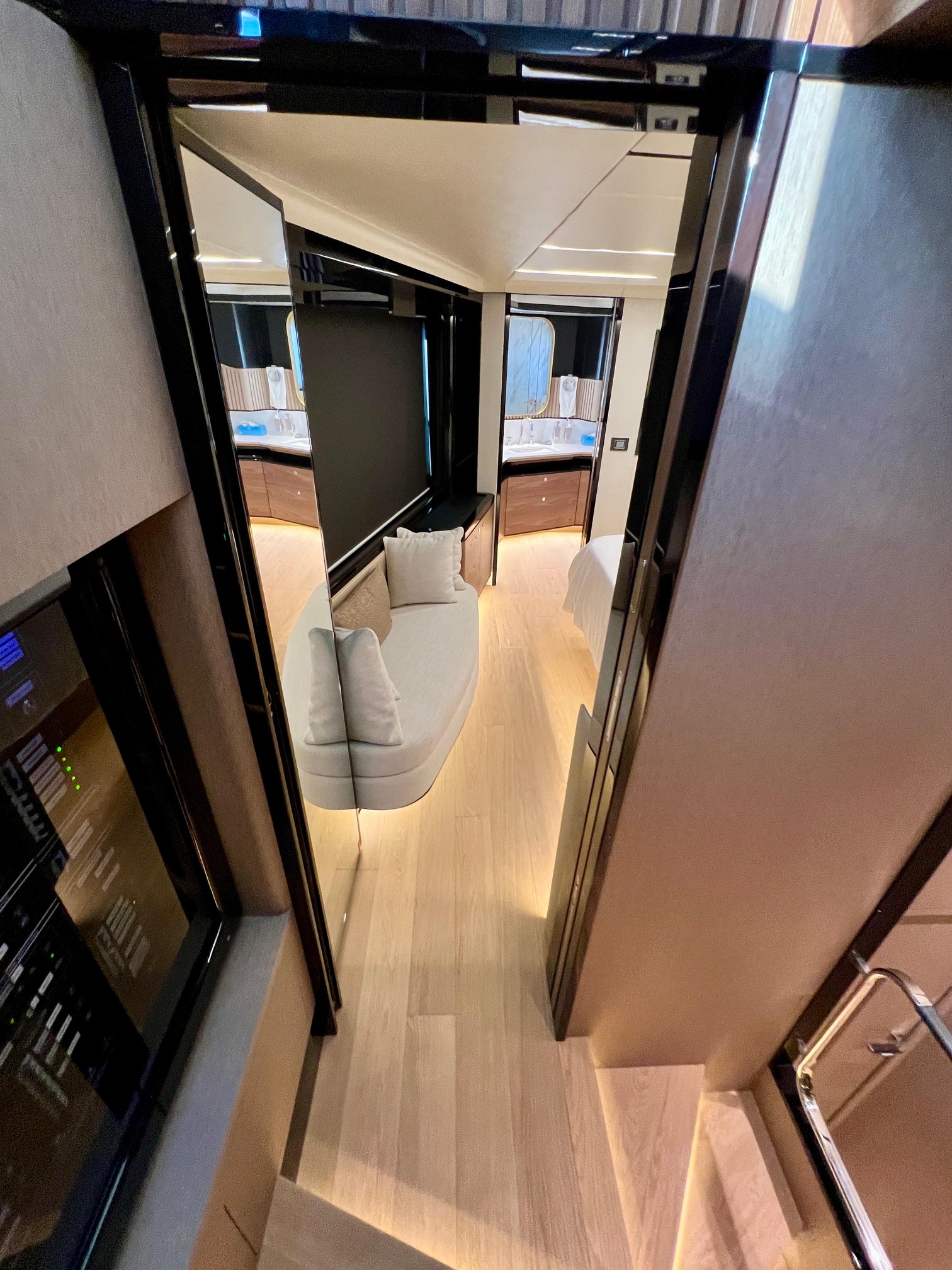 ABSOLUTE NAVETTA 64
