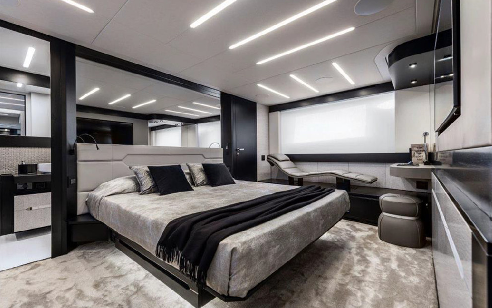 PERSHING 8X