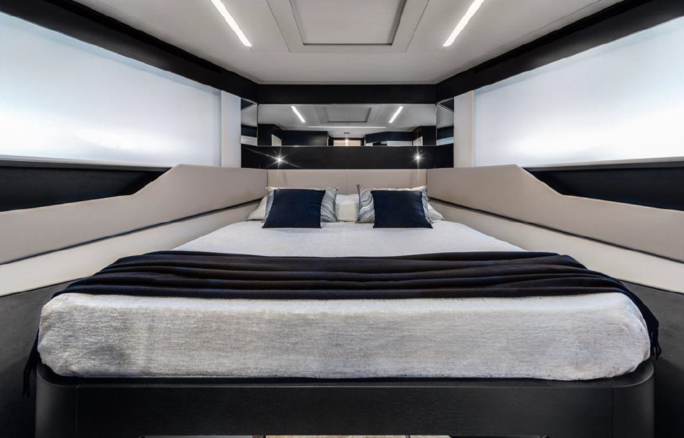 PERSHING 8X